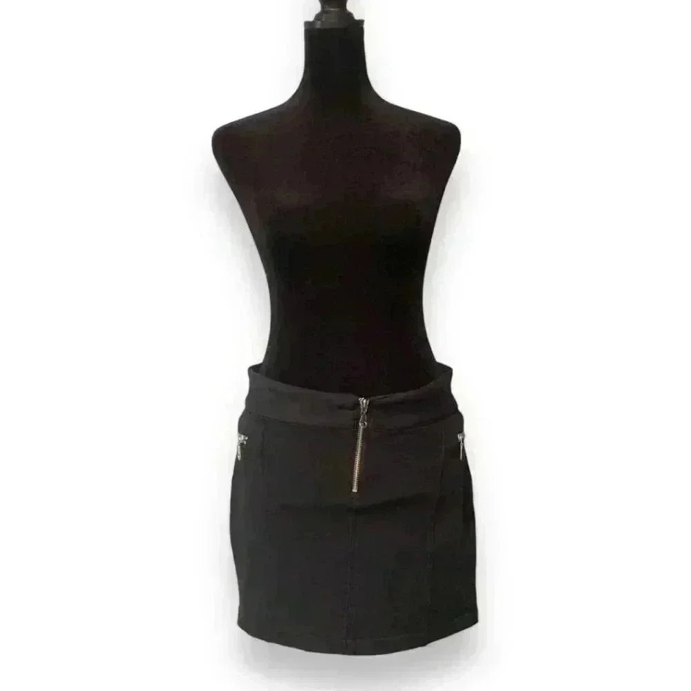 NWT On Trend Black Mini Skirt with Silver Zipper Detail Size Large (Juniors) - Picture 8 of 11